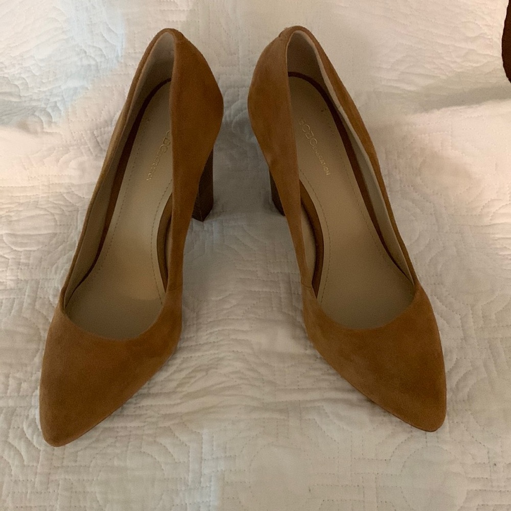 BcbGeneration Sz 9.5M / 39.5 Tan Leather Suede Wood 4.5 Block Heeled Pumps
